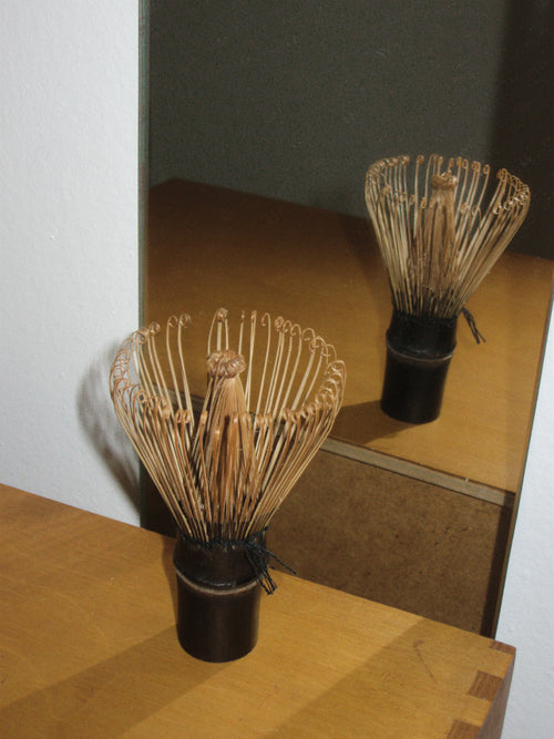 CHASEN - Ciemna bambusowa miotełka do matchy